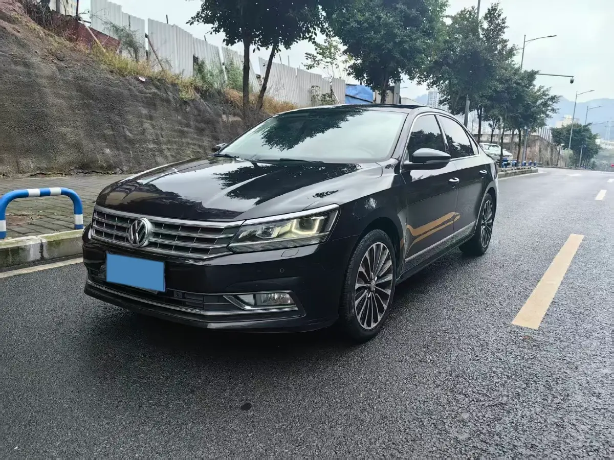 2017 Volkswagen Passat 1.8T 180HP L4 7DCT