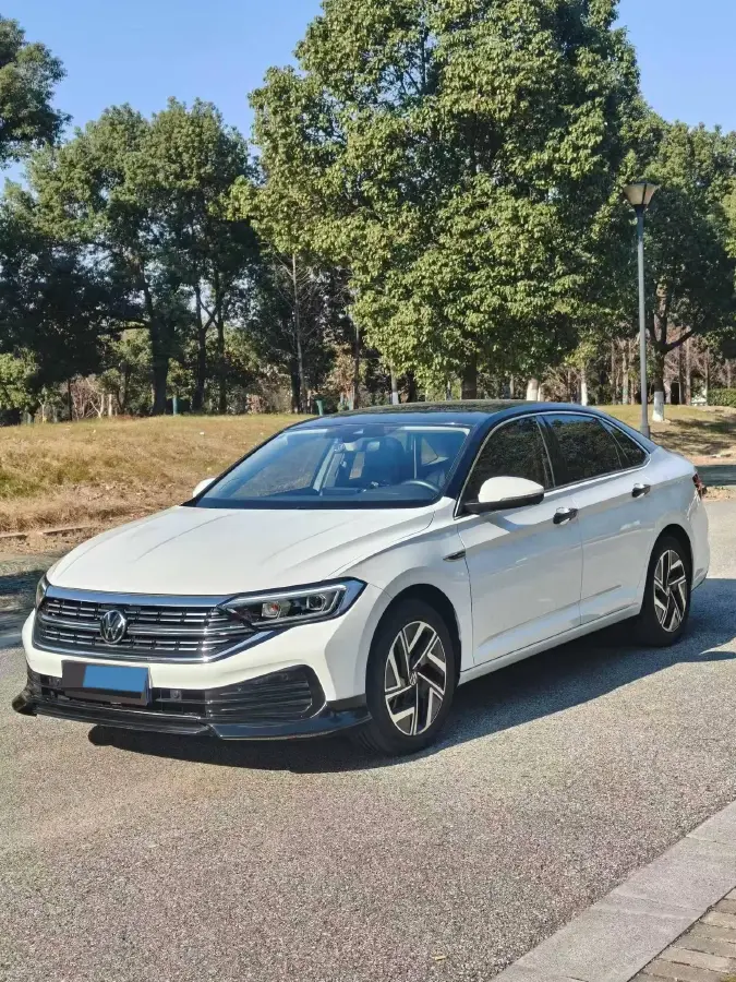 2023 Volkswagen Sagitar 1.2T 116HP L4 7DCT