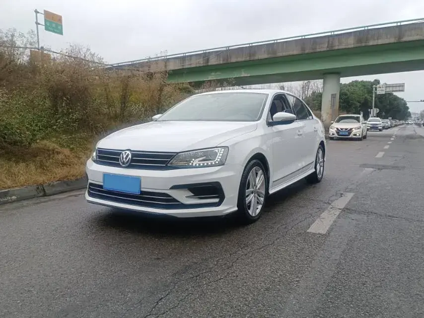2018 Volkswagen Sagitar 1.4T 150HP L4 7DCT