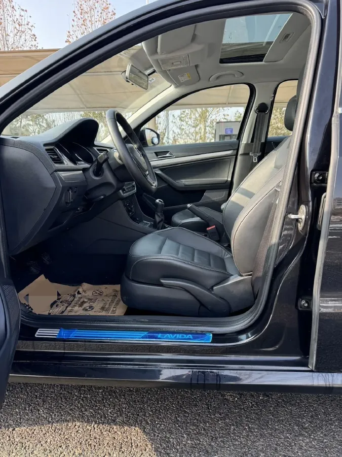 2017 Zotye Damy X7 1.8T 177HP L4 5MT,autocango,china used car exporter,china ev exporter,chinese used car exporter,chinese used ev exporter