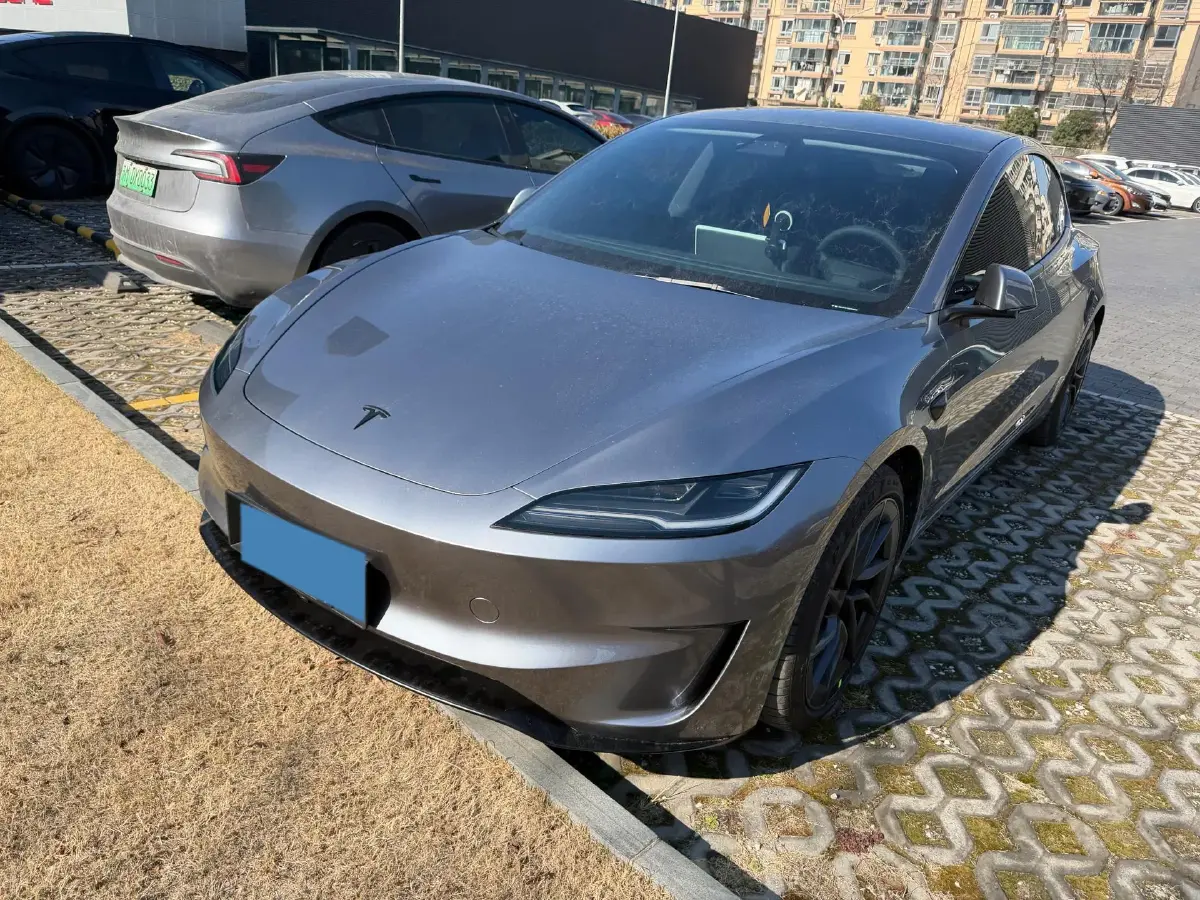 2024 Audi Q3 2.0T 220HP L4 7DCT