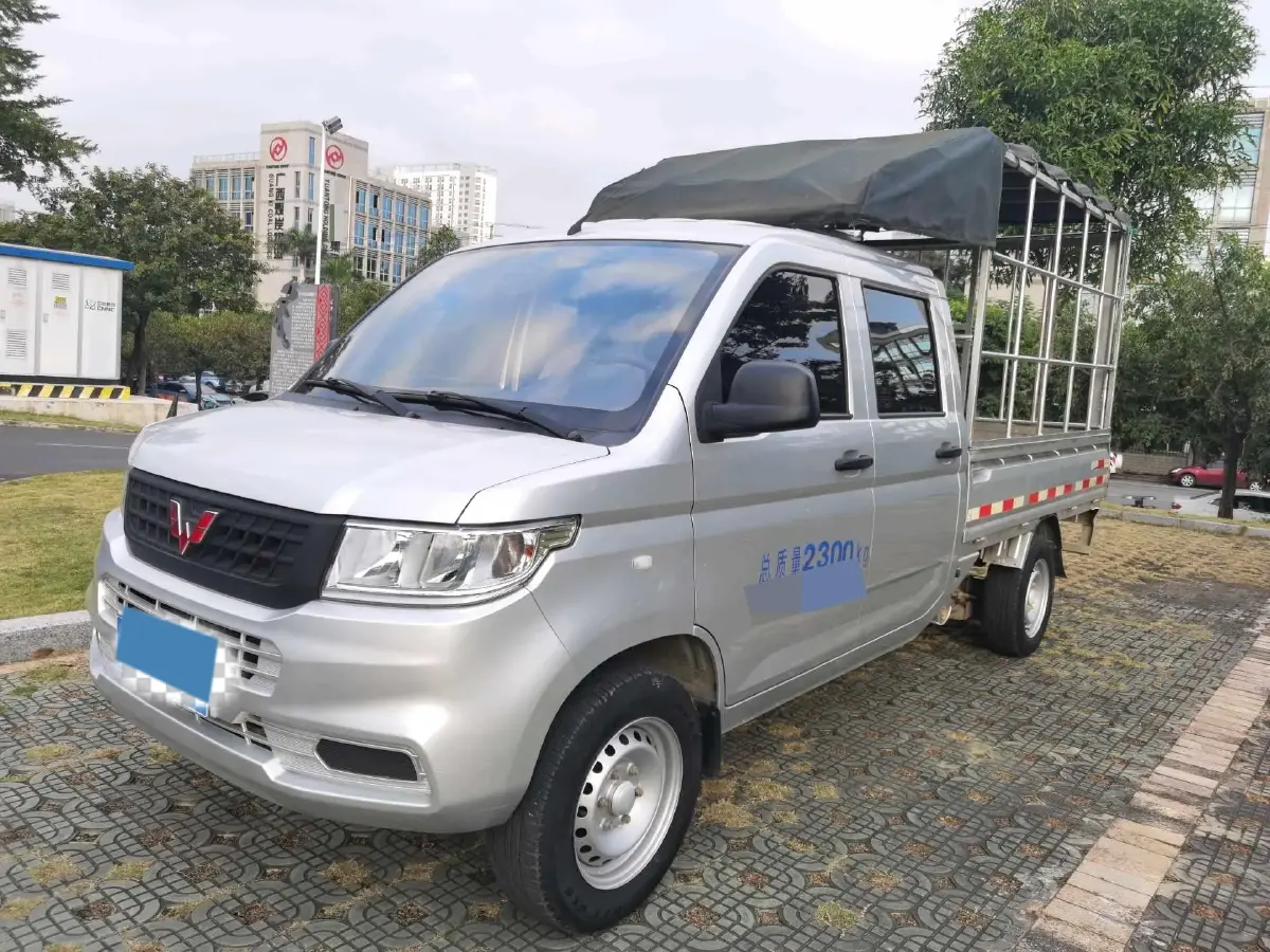 2021 WuLing RongGuang New Truck 1.5L 99HP L4 5MT