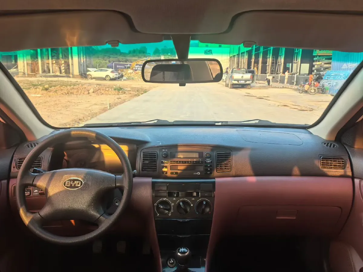 2013 FAW Vita V5 1.5L 102HP L4 5MT,autocango,china used car exporter,china ev exporter,chinese used car exporter,chinese used ev exporter