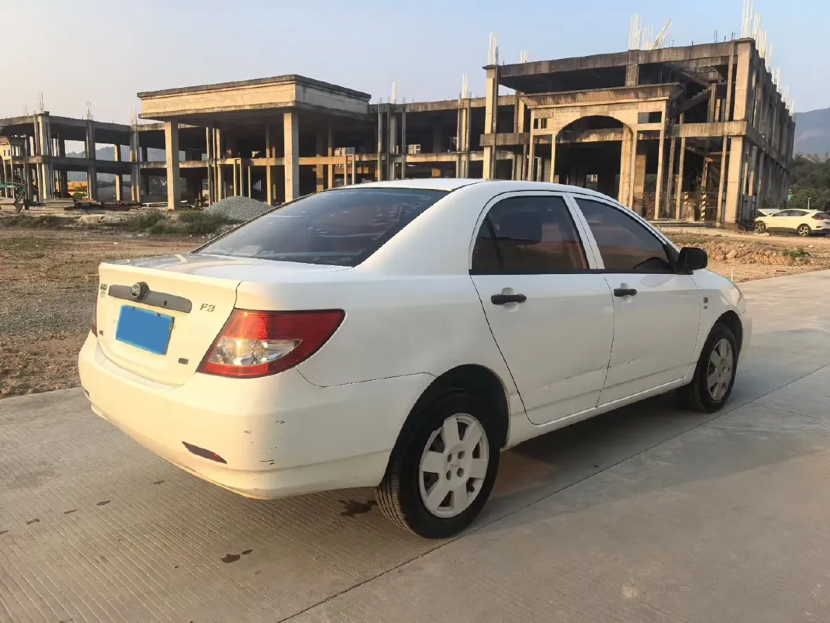 2013 FAW Vita V5 1.5L 102HP L4 5MT,autocango,china used car exporter,china ev exporter,chinese used car exporter,chinese used ev exporter