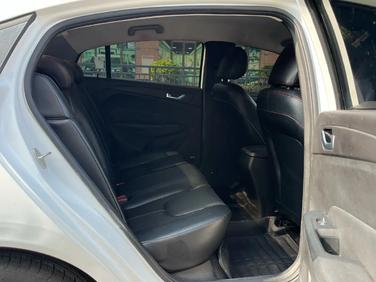 2016 Chery Arrizo 5 1.5L 116HP L4 5MT,autocango,china used car exporter,china ev exporter,chinese used car exporter,chinese used ev exporter