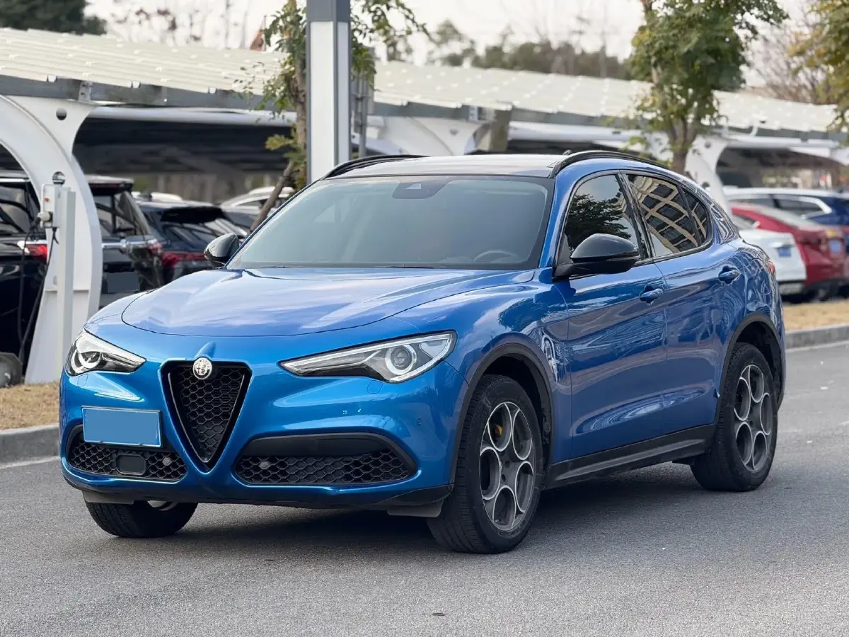 2020 Alfa Romeo Stelvio 2.0T 280HP L4 8AT