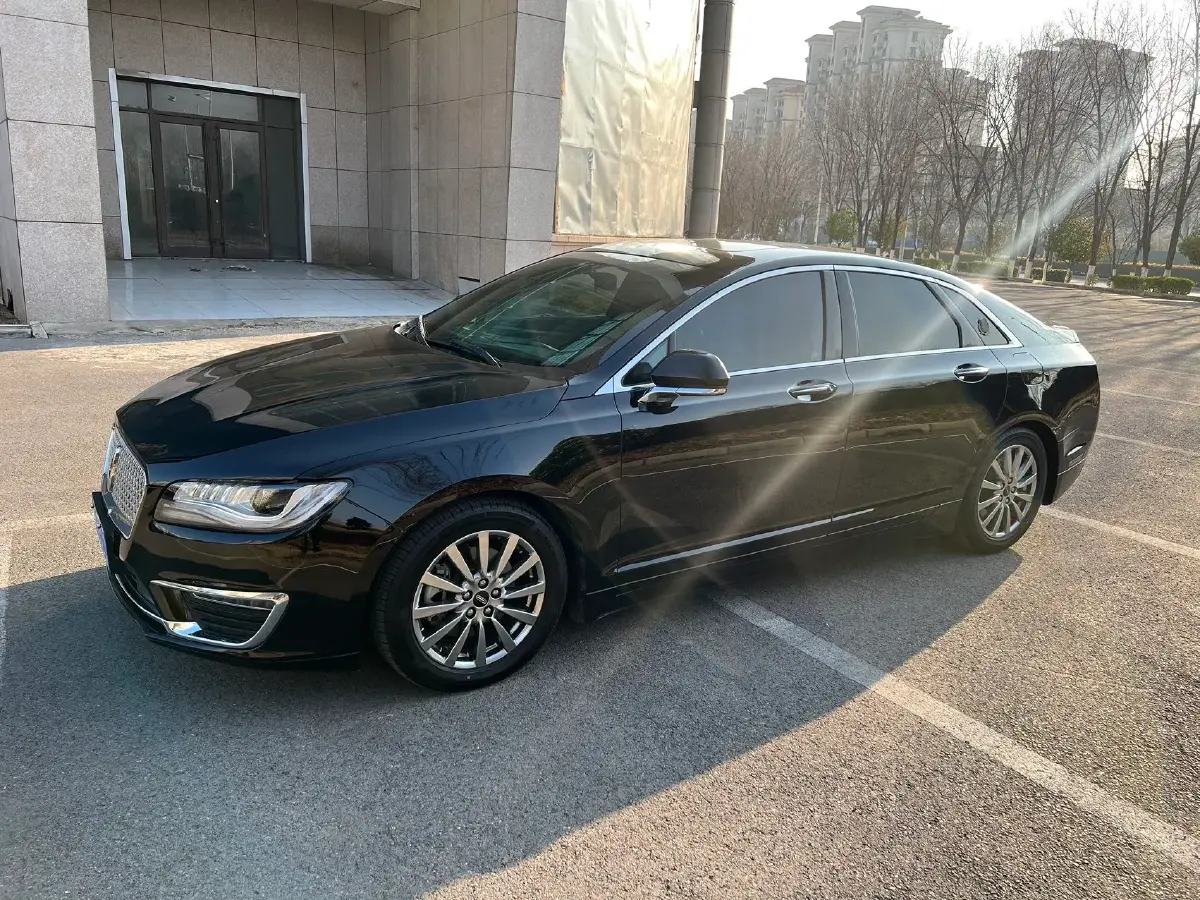 2019 Lincoln MKZ 2.0T 203HP L4 6AT