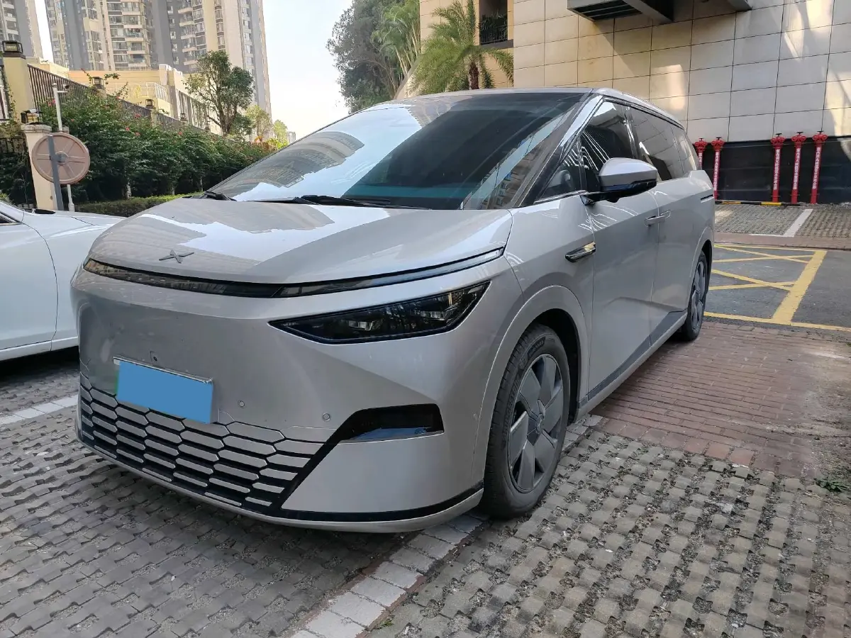 2024 Xpeng X9 BEV 101.5KWH