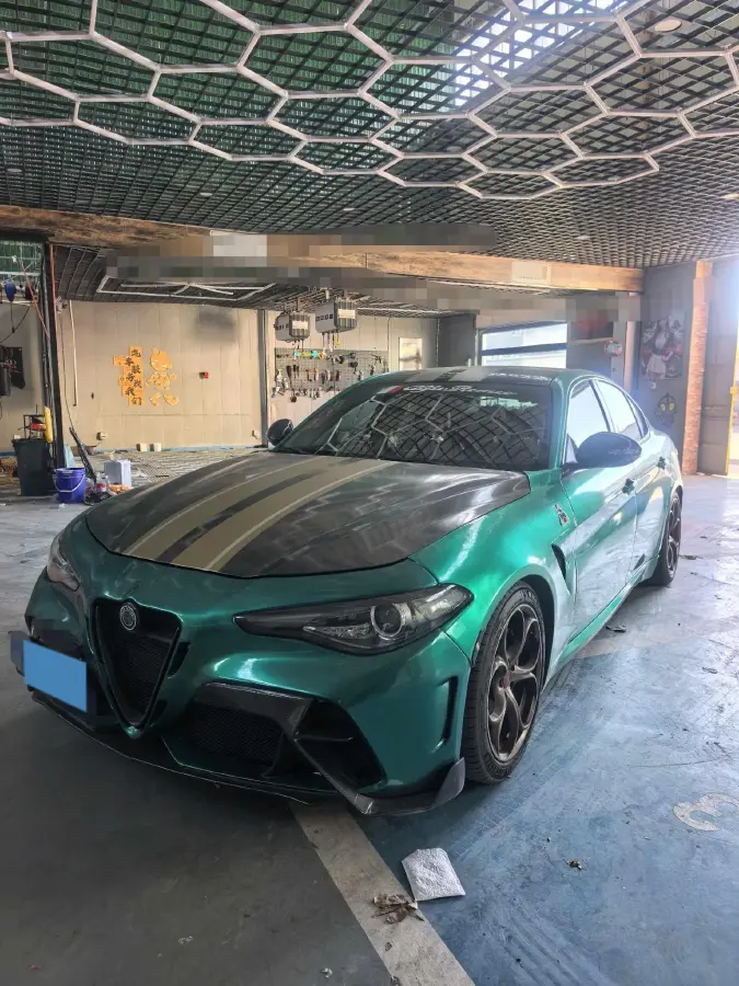 2019 Alfa Romeo Giulia 2.0T 280HP L4 8AT