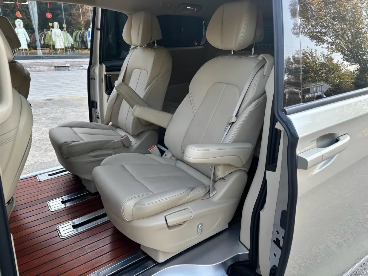 2023 Buick GL8 2.0T 237HP L4 9AT,autocango,china used car exporter,china ev exporter,chinese used car exporter,chinese used ev exporter