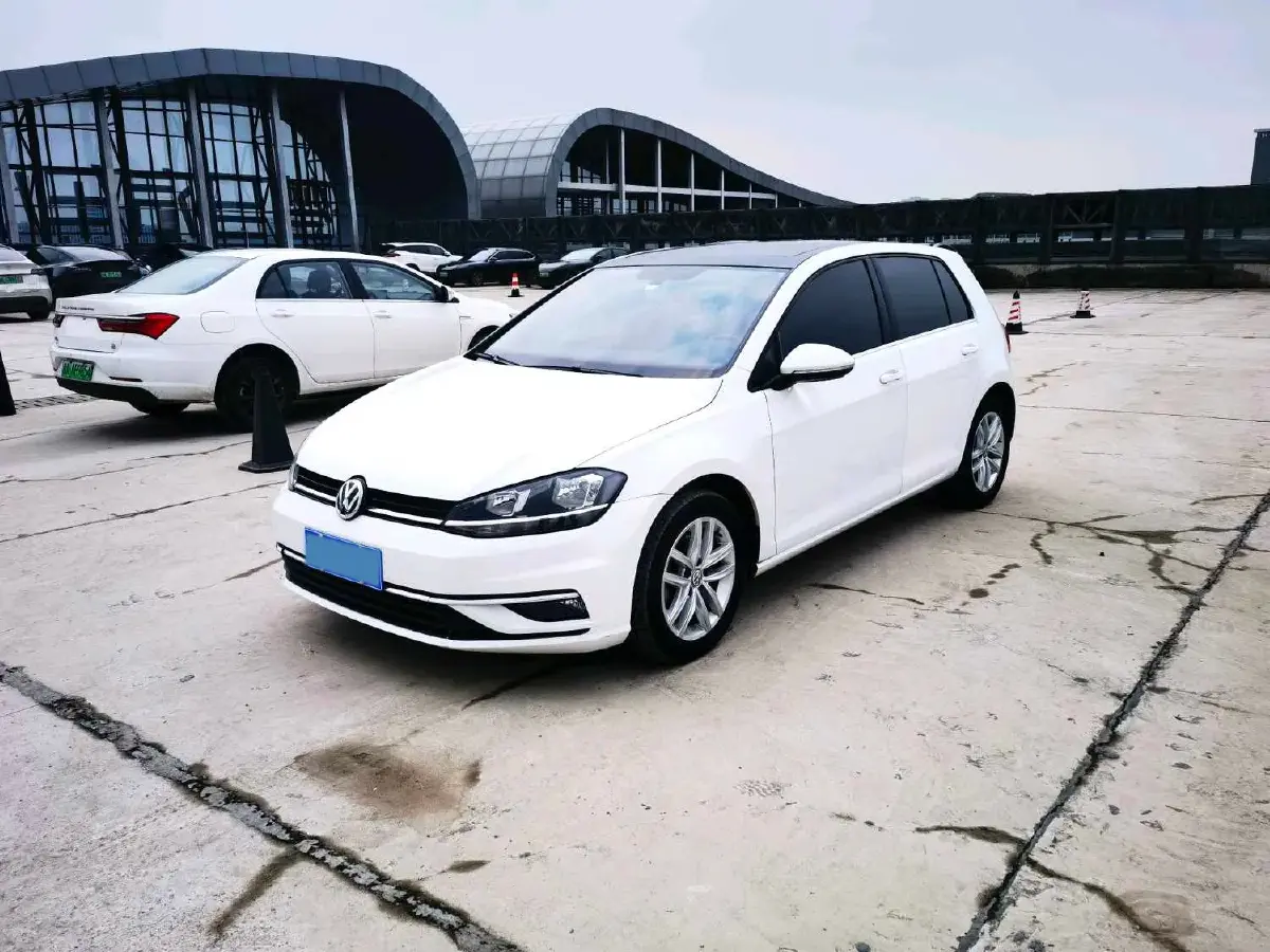 2018 Volkswagen Golf 1.4T 150HP L4 7DCT