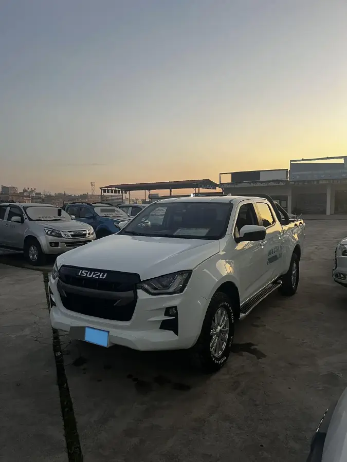 2023 Isuzu LingTuo 2.5T 150HP L4 6MT