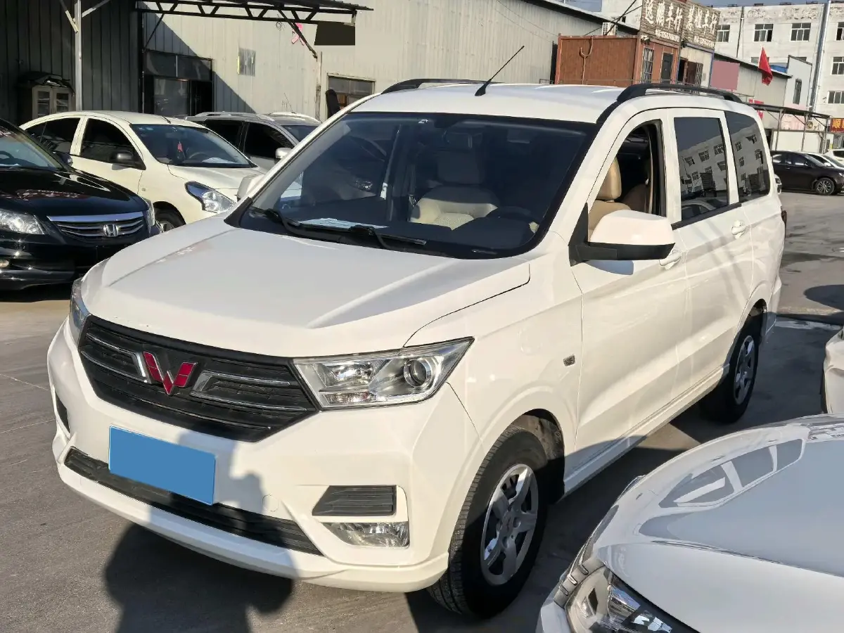 2021 WuLing HongGuang 1.5L 99HP L4 6MT