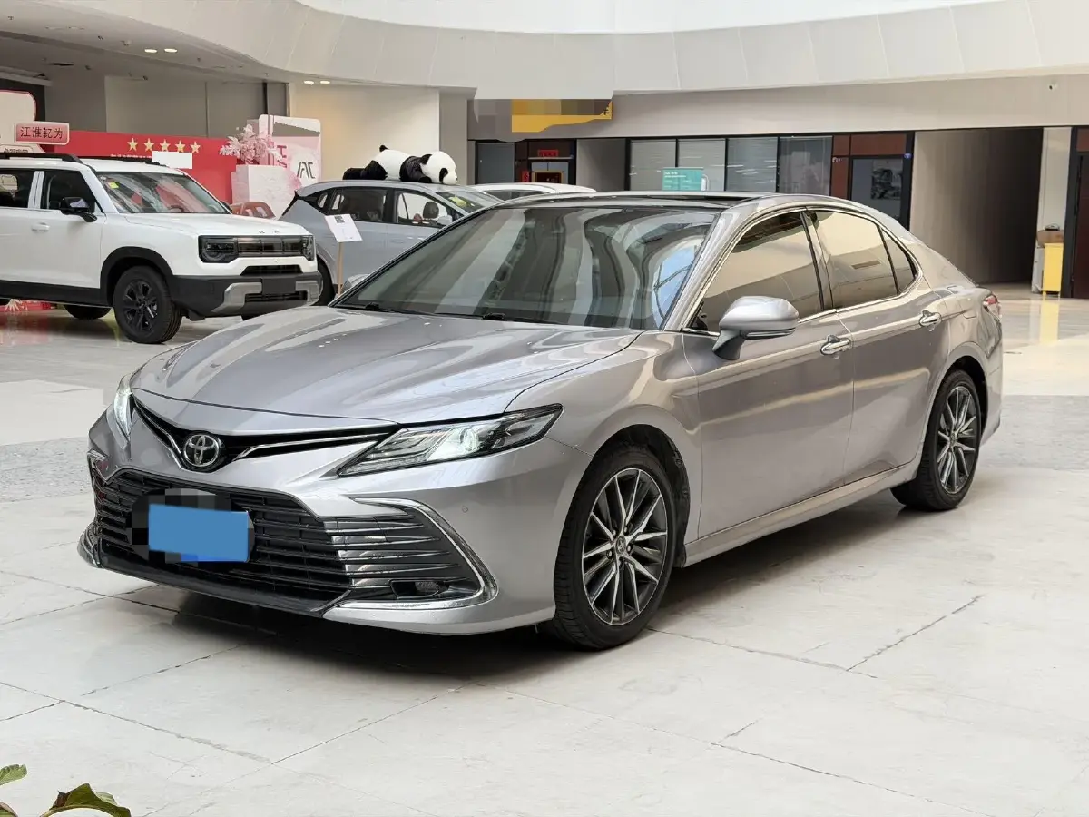 2021 Toyota Camry 2.5L 209HP L4 8AT