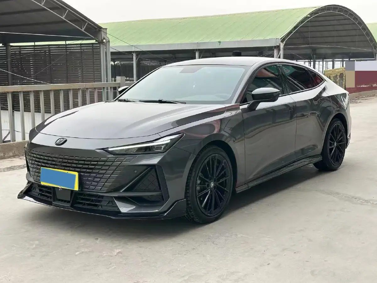 2023 ChangAn UNI-V 1.5T 188HP L4 7DCT