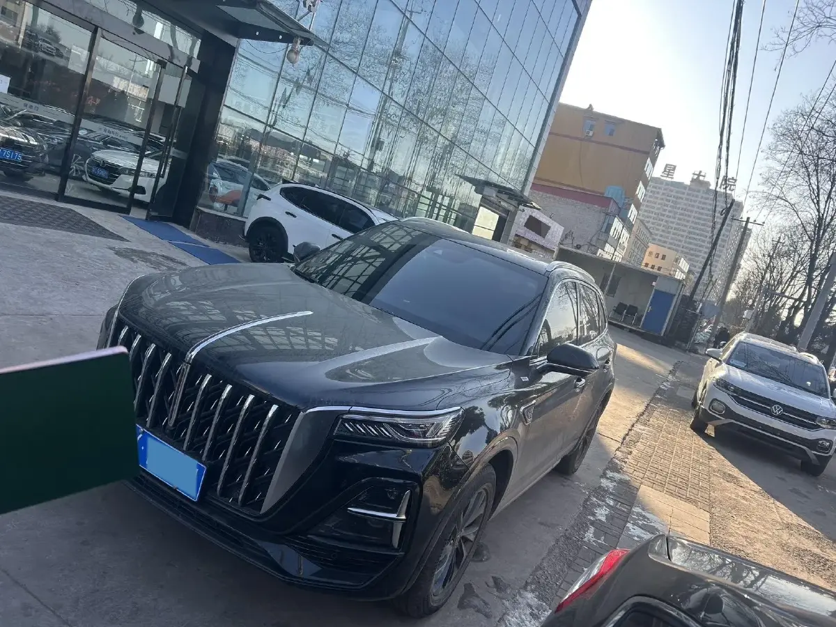 2023 HongQi HS5 2.0T 252HP L4 8AT