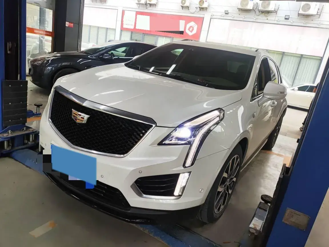 2022 Cadillac XT5 2.0T 237HP L4 9AT