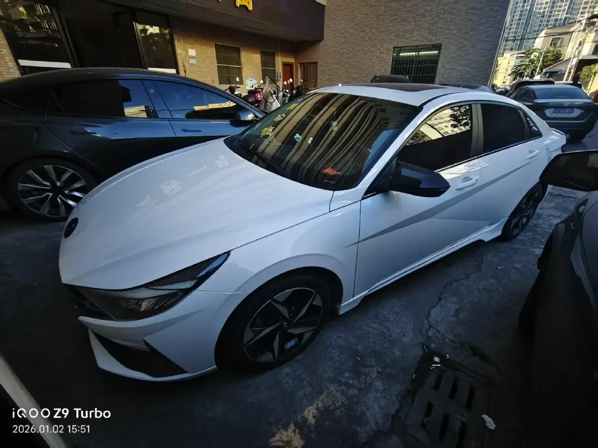 2022 Hyundai Elantra 1.5L 115HP L4 CVT