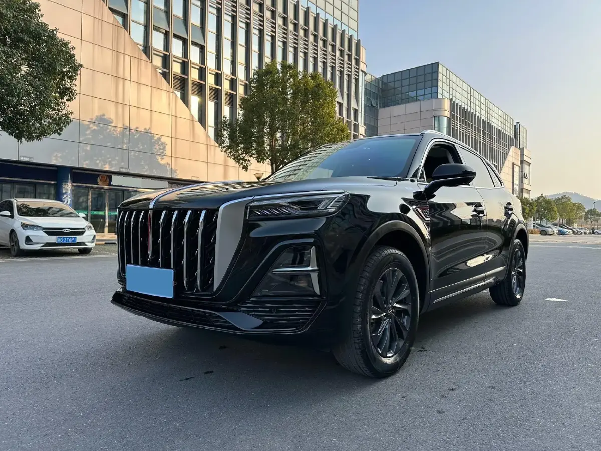 2025 HongQi HS5 2.0T 252HP L4 8AT