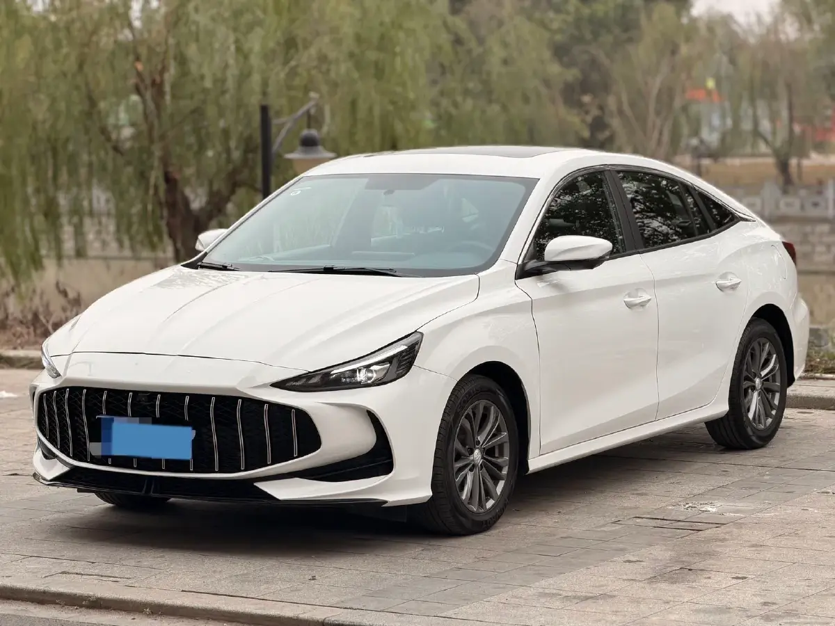 2025 MG 5 1.5L 129HP L4 CVT