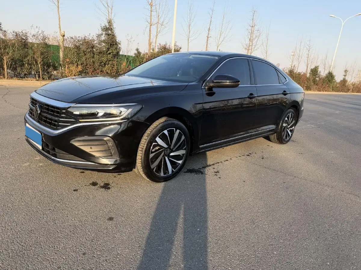 2024 Volkswagen Passat 2.0T 186HP L4 7DCT