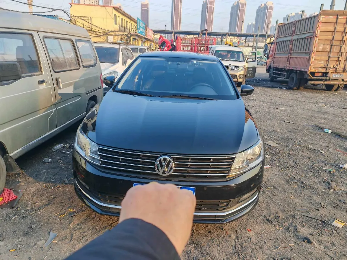 2017 Zotye Damy X7 1.8T 177HP L4 5MT,autocango,china used car exporter,china ev exporter,chinese used car exporter,chinese used ev exporter