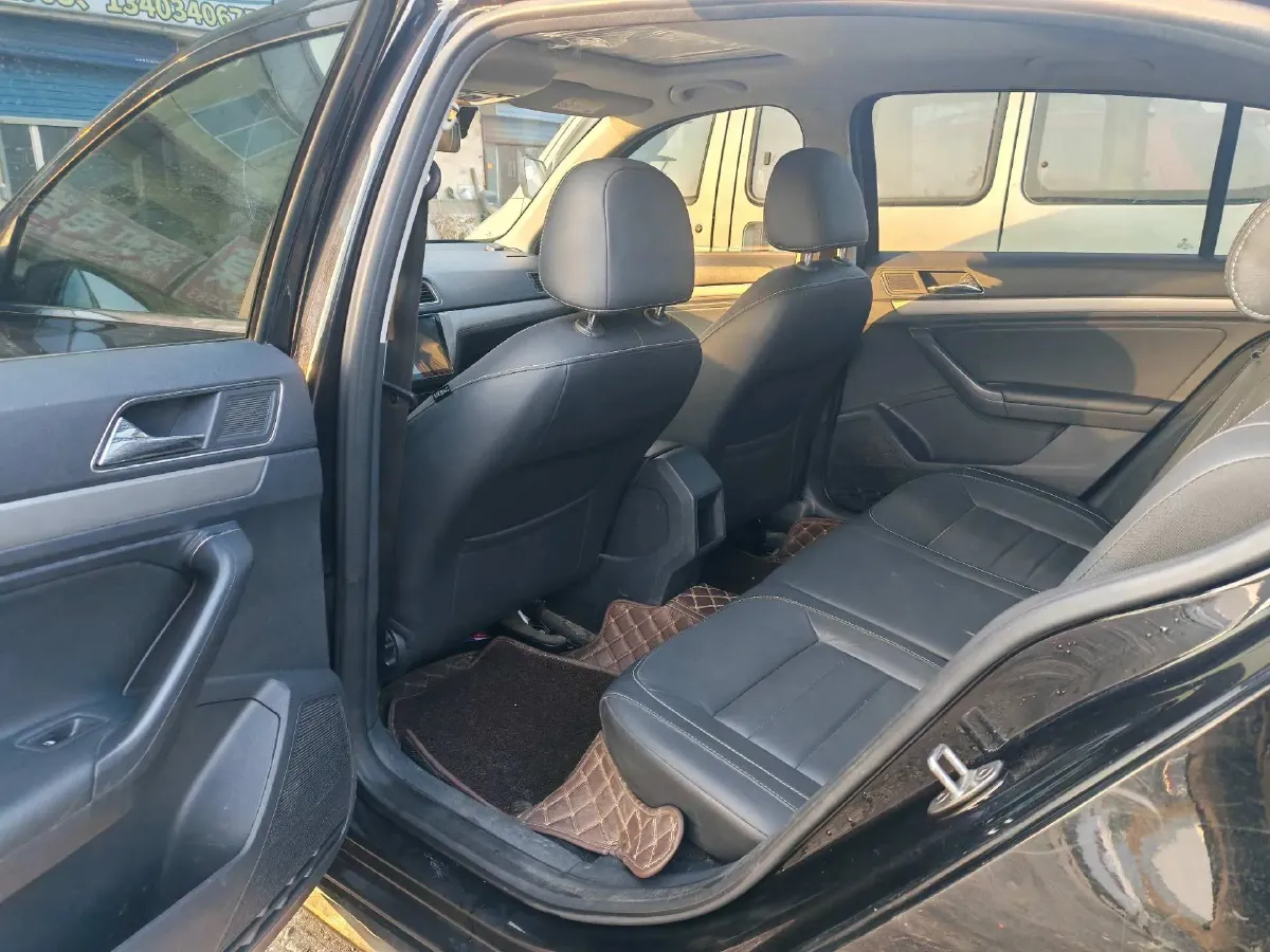 2017 Zotye Damy X7 1.8T 177HP L4 5MT,autocango,china used car exporter,china ev exporter,chinese used car exporter,chinese used ev exporter