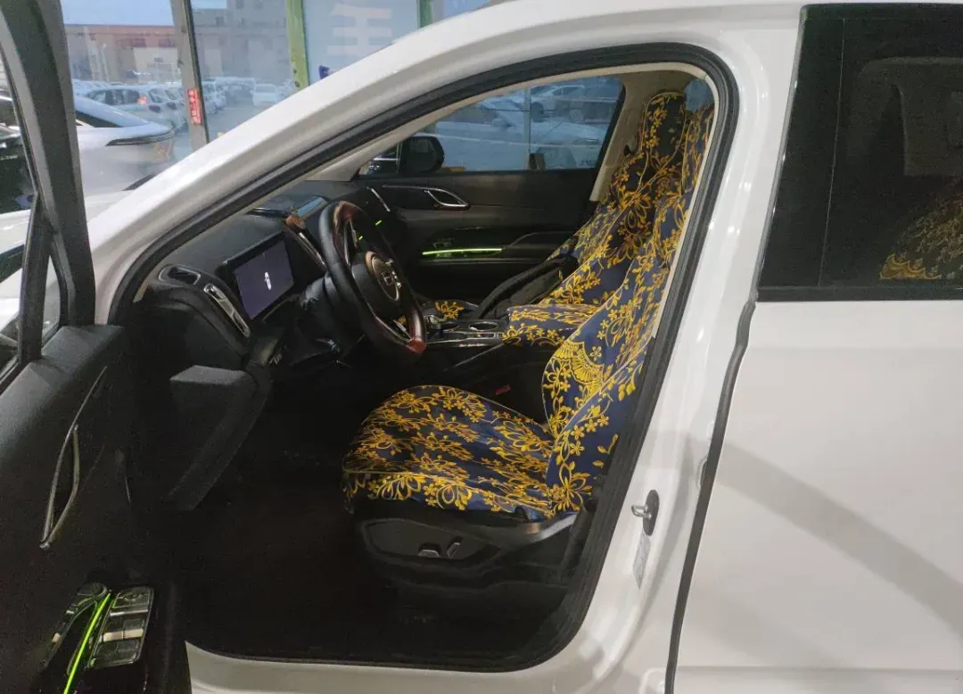 2023 HongQi HS3 1.5T 169HP L4 7DCT,autocango,china used car exporter,china ev exporter,chinese used car exporter,chinese used ev exporter