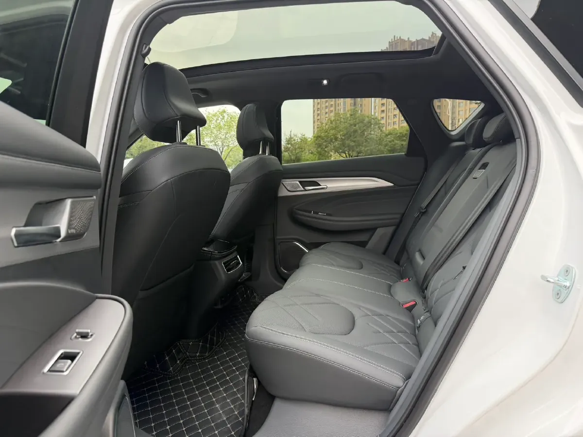 2025 ARCFOX αT6 BEV,autocango,china used car exporter,china ev exporter,chinese used car exporter,chinese used ev exporter