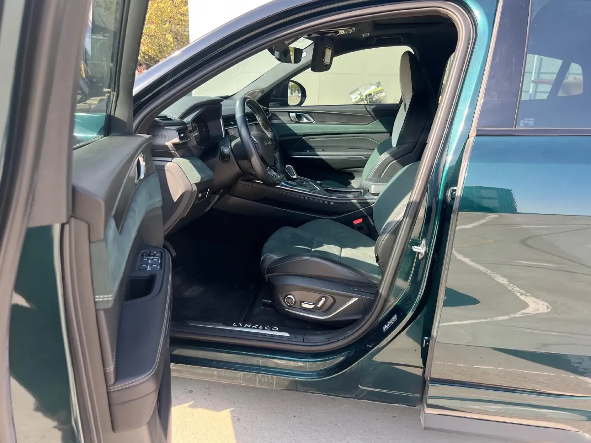 2023 Tank 300 2.0T 227HP L4 8AT,autocango,china used car exporter,china ev exporter,chinese used car exporter,chinese used ev exporter