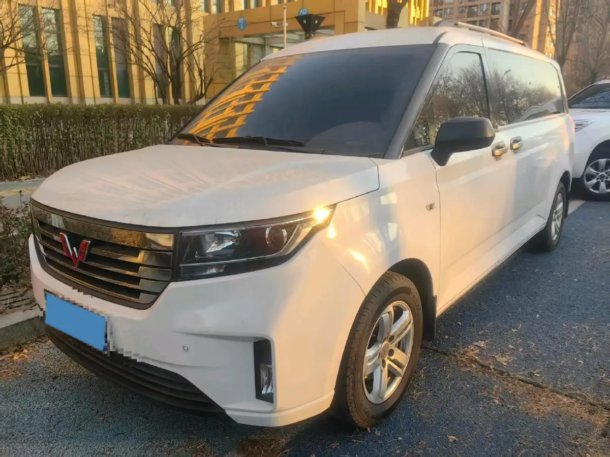 2022 WuLing ZhengChen 2.0L 136HP L4 6MT