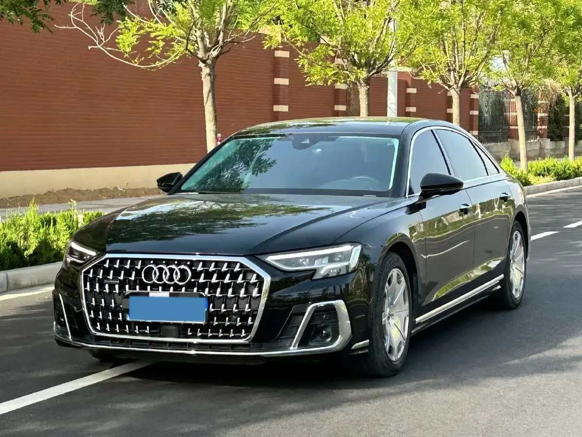 2023 Audi A8 2.0T 265HP L4 8AT