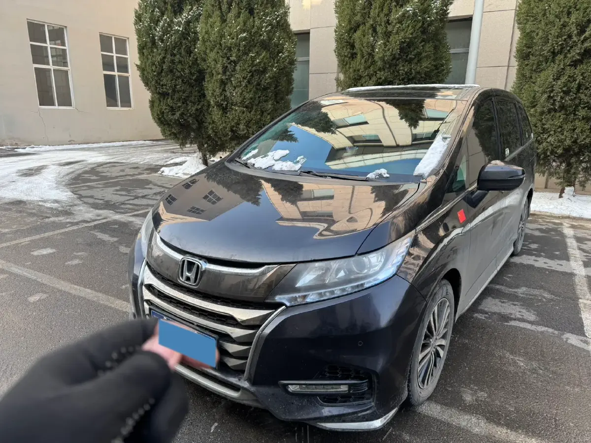 2019 Honda Odyssey 2.0L 146HP L4 E-CVT Hybrid