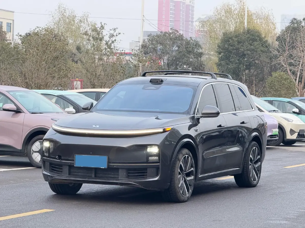 2024 Toyota Granvia 2.5L 189HP L4 E-CVT Hybrid