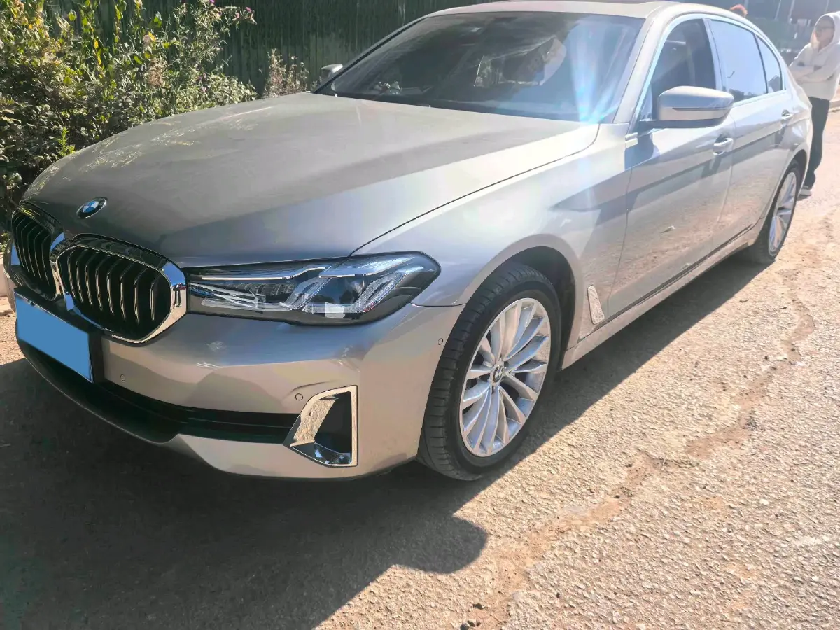 2021 BMW 5 Series 2.0T 184HP L4 8AT