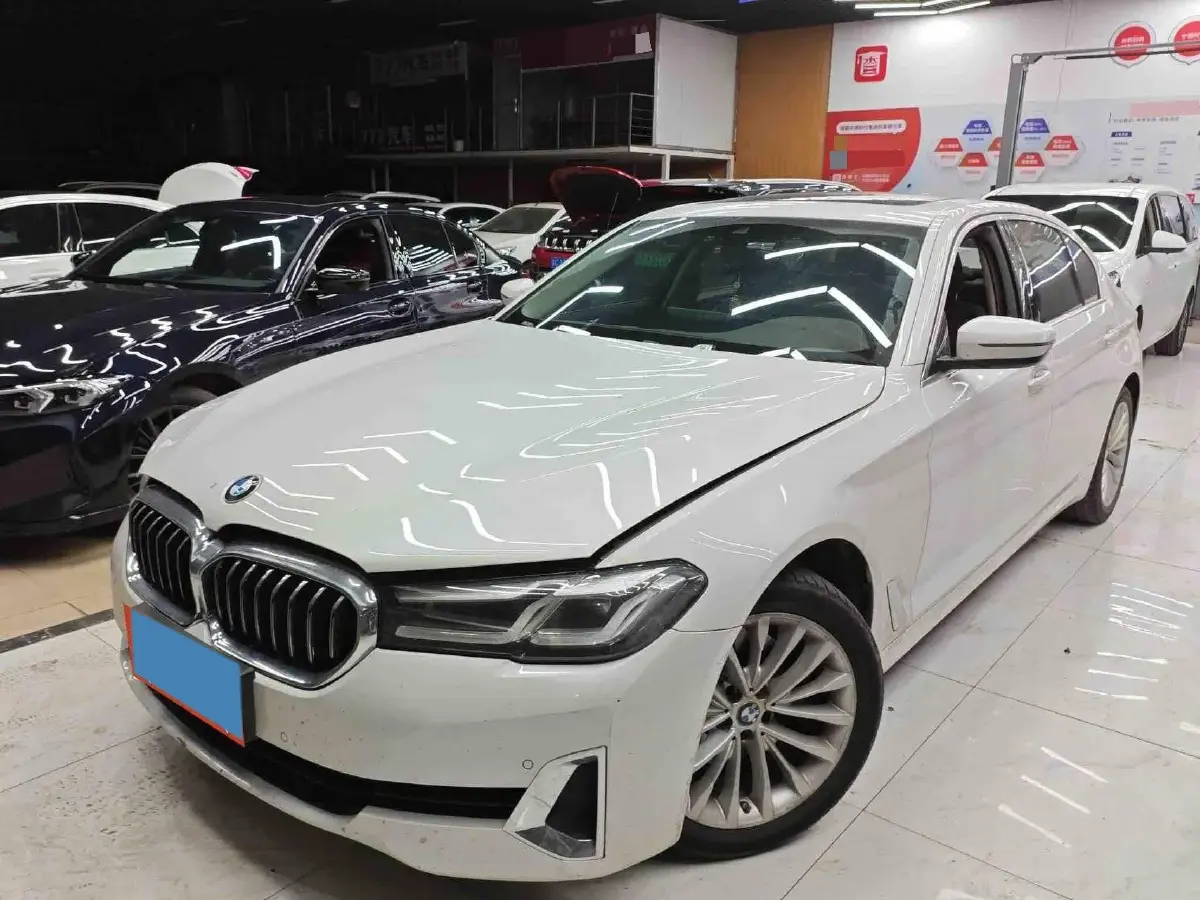 2021 BMW 5 Series 2.0T 184HP L4 8AT
