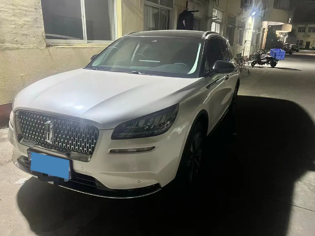 2021 Lincoln Nautilus 2.0T 245HP L4 8AT