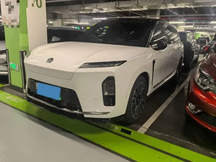 2026 NIO ES8 BEV