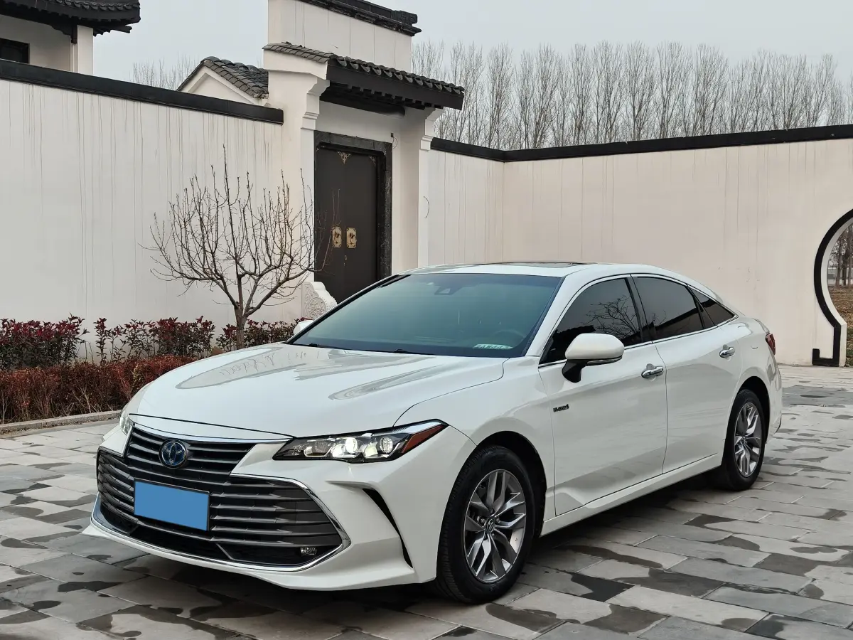 2019 Toyota Avalon 2.5L 178HP L4 E-CVT Hybrid