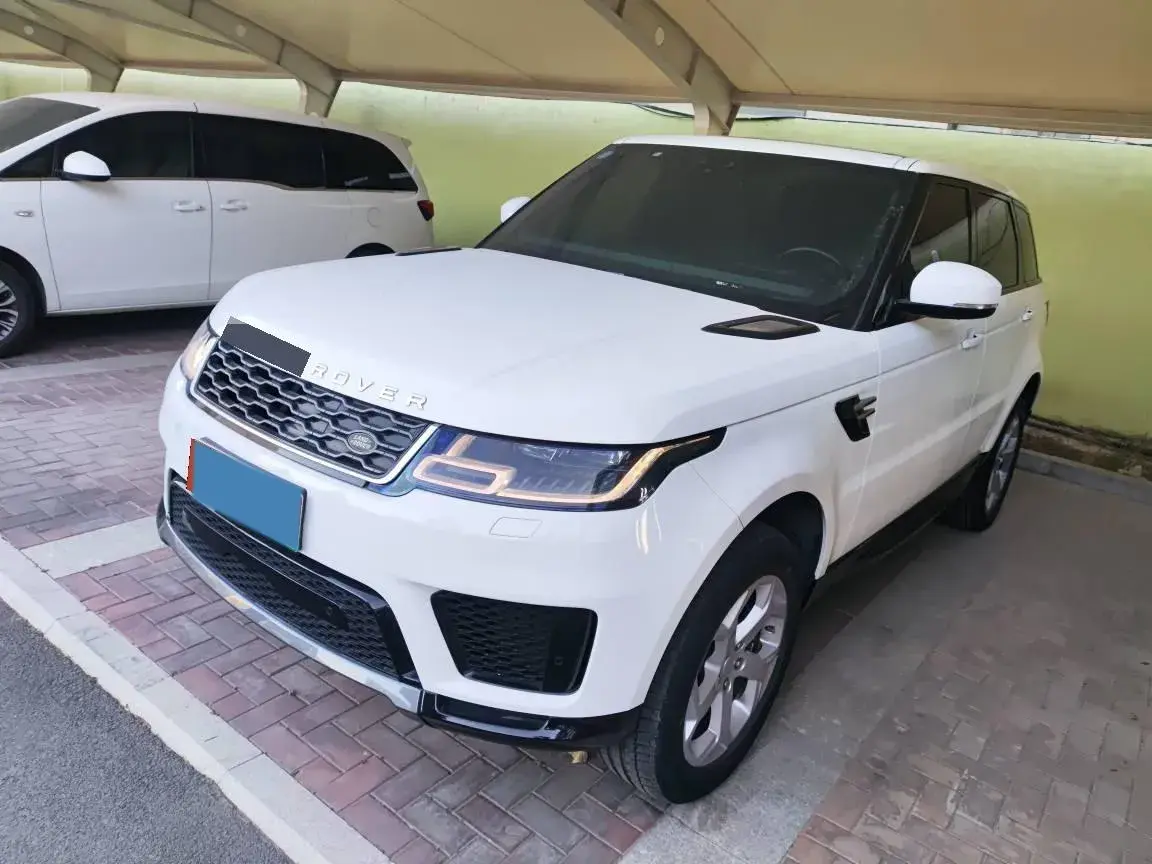 2018 Land Rover Range Rover Sport 2.0T 300HP L4 8AT PHEV 13.1KWH