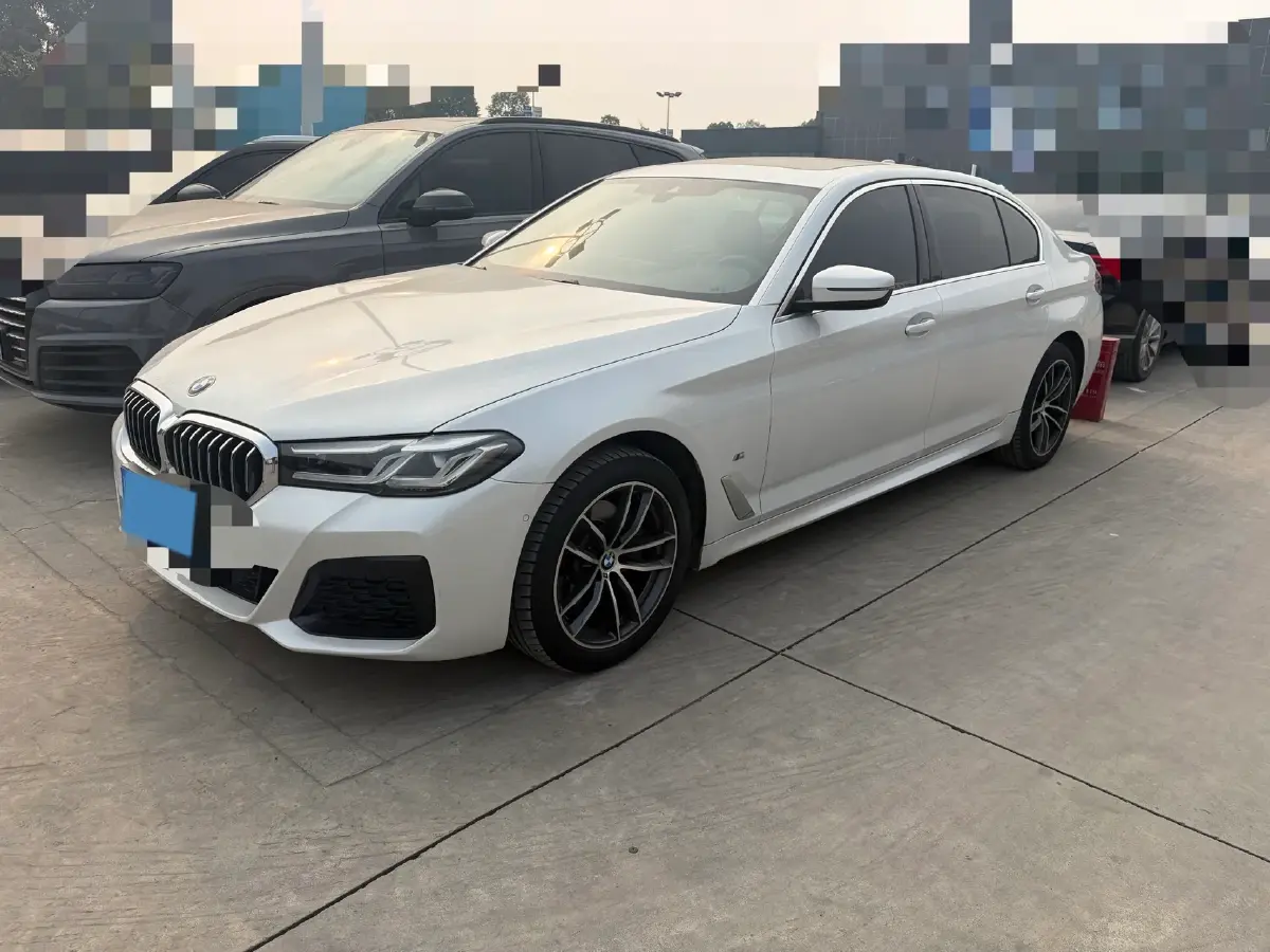 2022 BMW 5 Series 2.0T 184HP L4 8AT