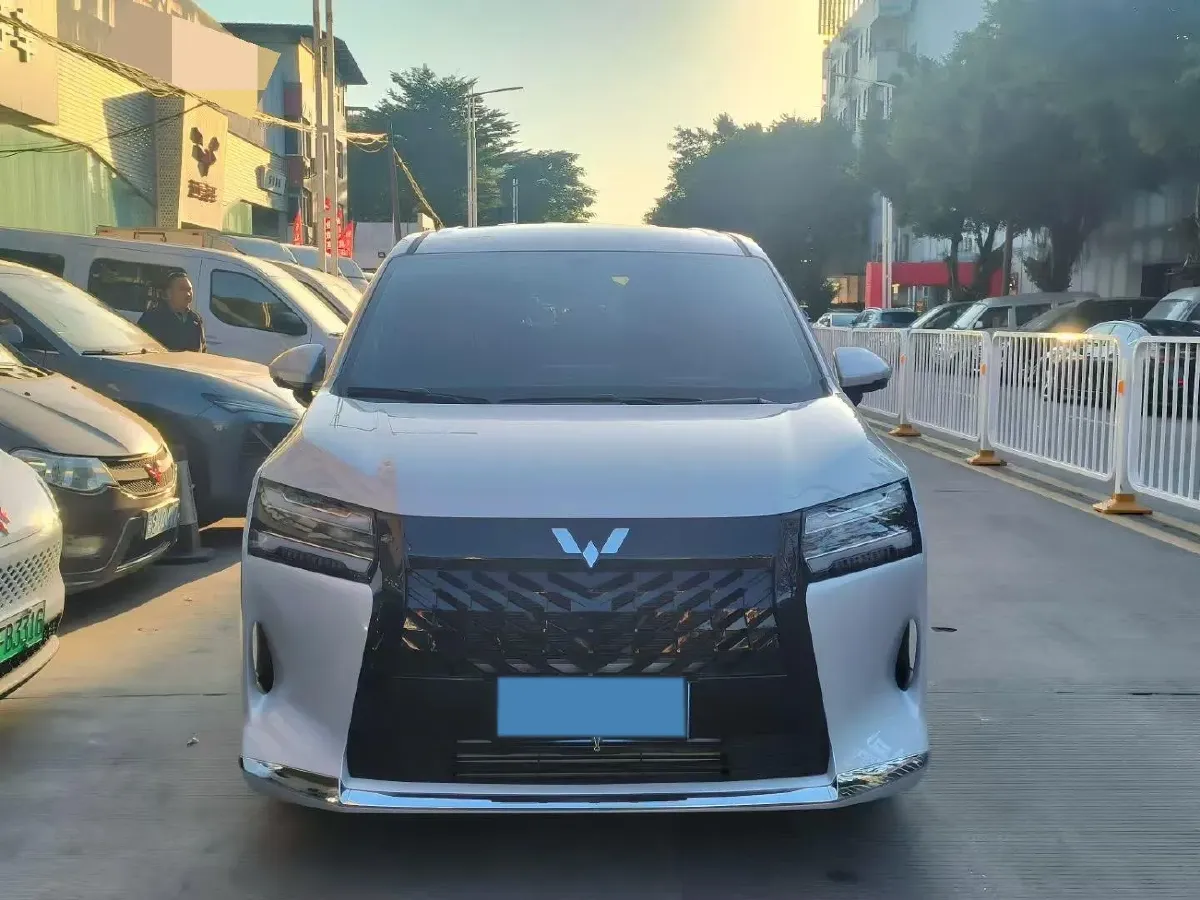 2025 WuLing XingGuang 730 1.5T 177HP L4 CVT,autocango,china used car exporter,china ev exporter,chinese used car exporter,chinese used ev exporter