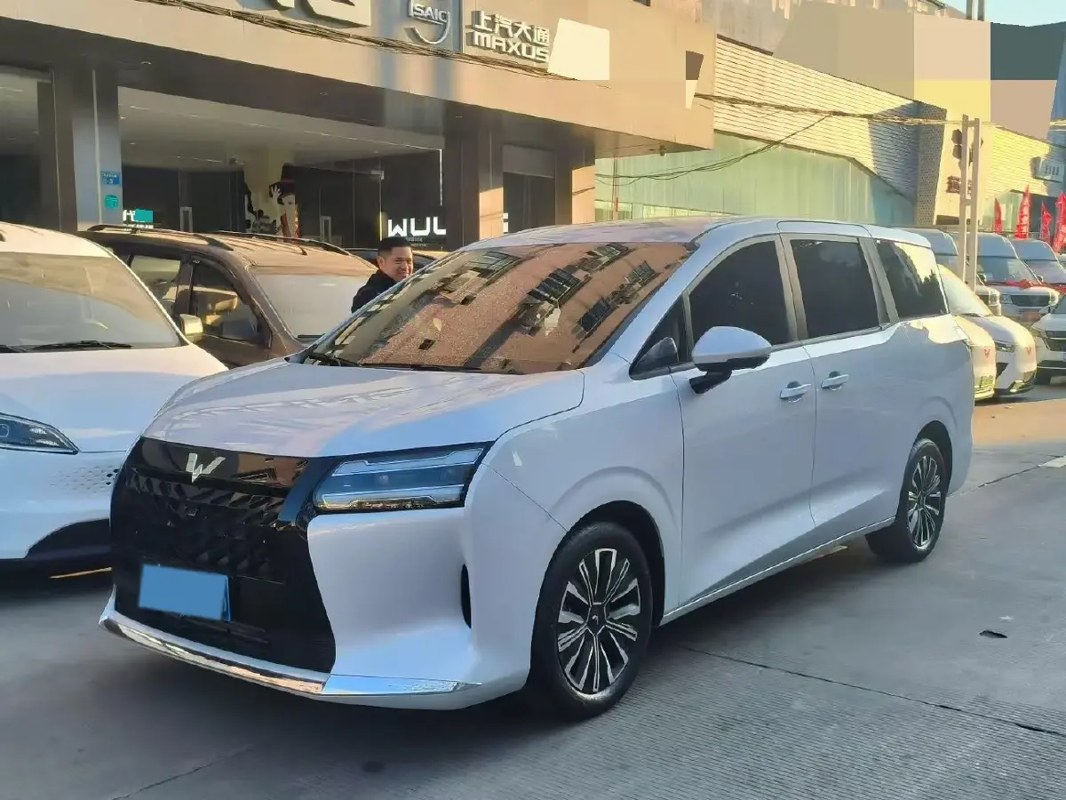 2025 WuLing XingGuang 730 1.5T 177HP L4 CVT
