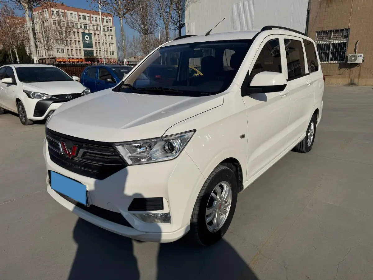 2021 WuLing HongGuang 1.5L 99HP L4 6MT