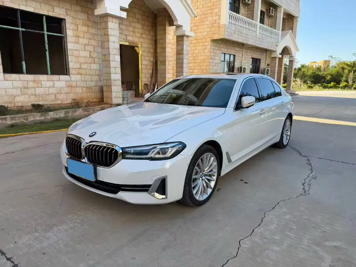 2022 BMW 5 Series 2.0T 252HP L4 8AT