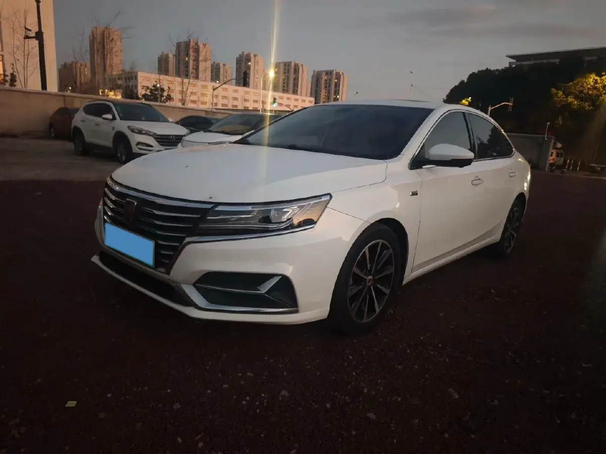 2017 Roewe i6 1.0T 125HP L3 2AT PHEV