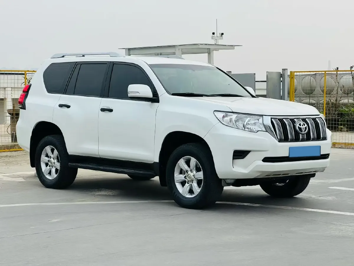 2020 Toyota Yaris 1.6T 261HP L3 6MT,autocango,china used car exporter,china ev exporter,chinese used car exporter,chinese used ev exporter