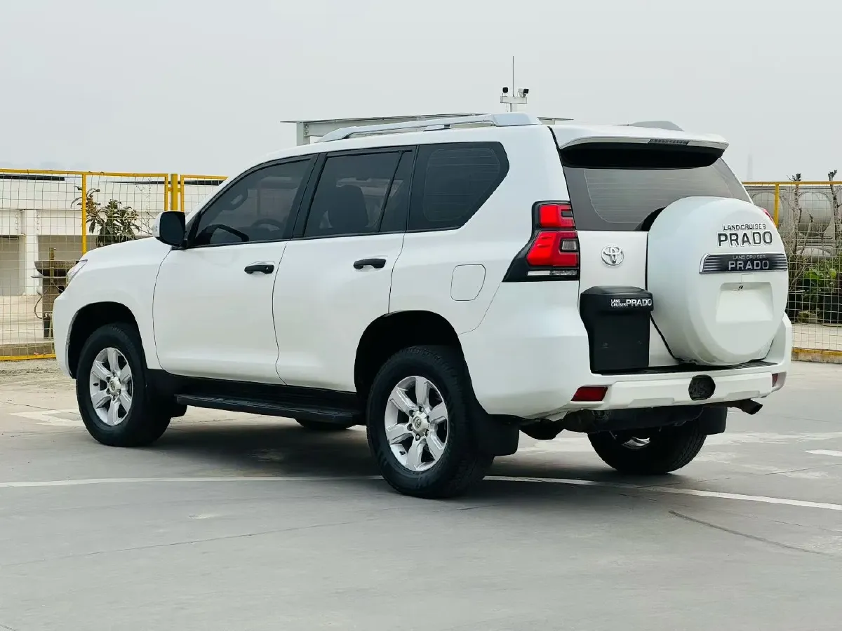 2020 Toyota Yaris 1.6T 261HP L3 6MT,autocango,china used car exporter,china ev exporter,chinese used car exporter,chinese used ev exporter