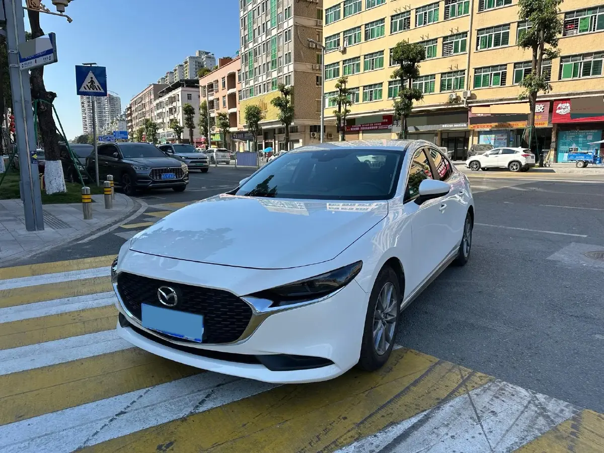 2022 Mazda 3 Axela 2.0L 158HP L4 6AT