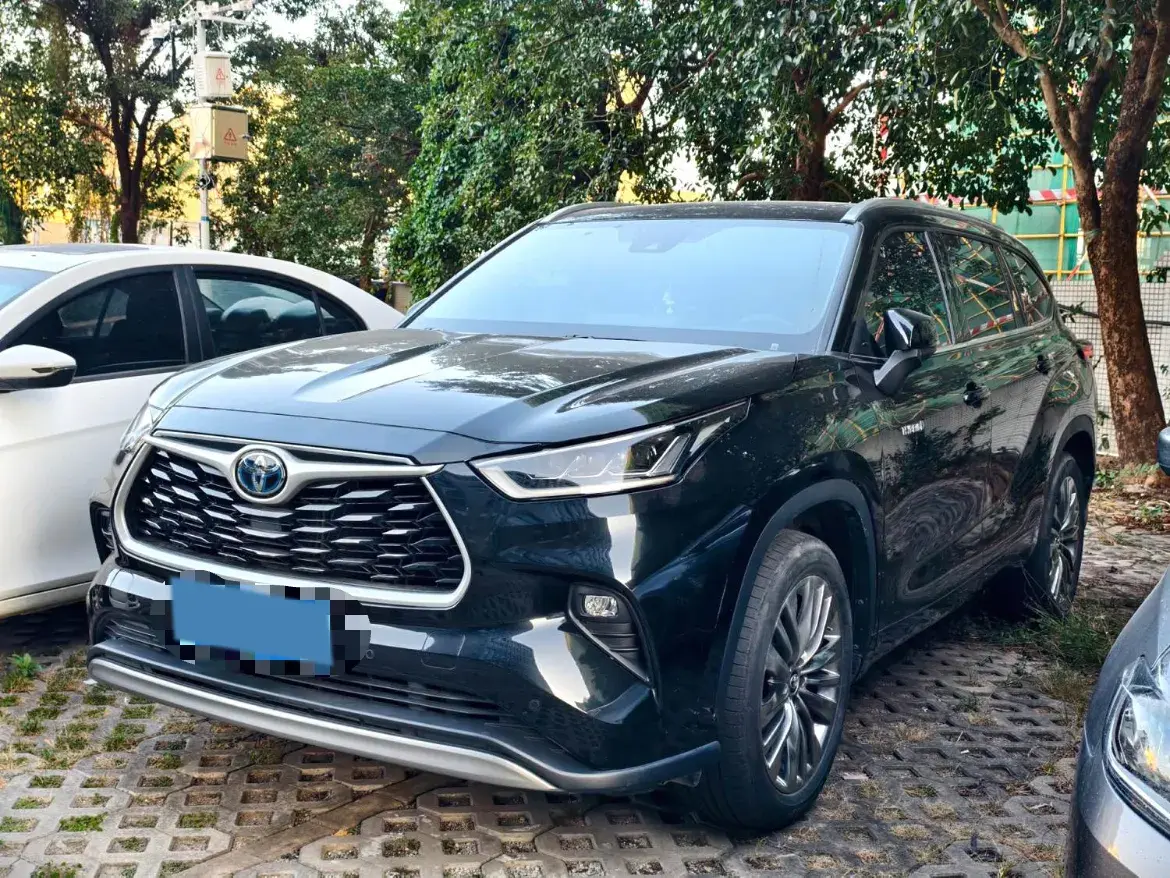 2023 Toyota Highlander 2.5L 189HP L4 E-CVT Hybrid